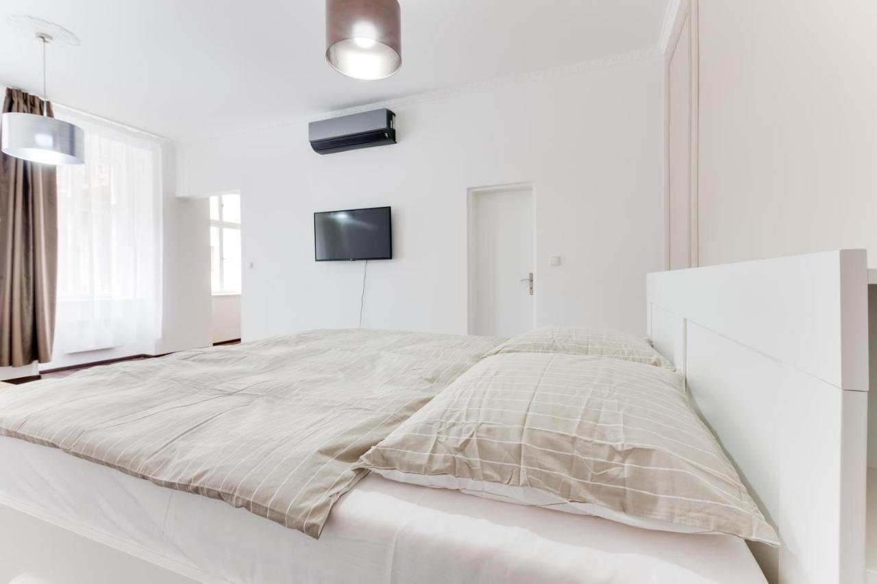 Free Days Luxury Apartment Prag Eksteriør billede