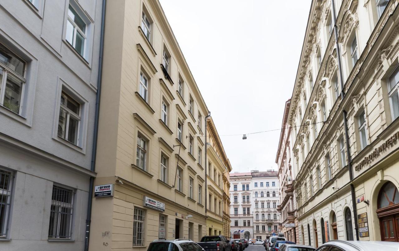 Free Days Luxury Apartment Prag Eksteriør billede